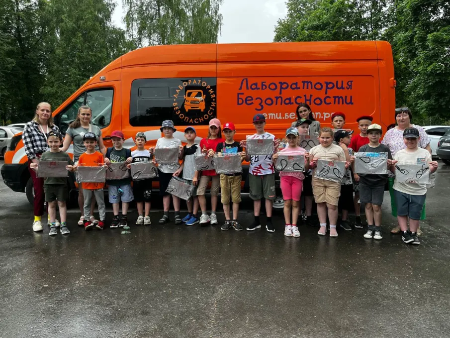 Лаборатория Безопасности в «Зеленом огоньке» и «Радужной стране».