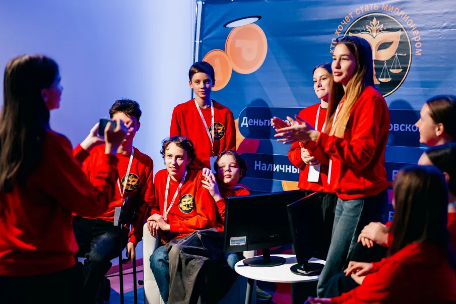 Финансы под софитами: в Нижнем Новгороде впервые прошёл фестиваль школьных театральных постановок по финансовой грамотности